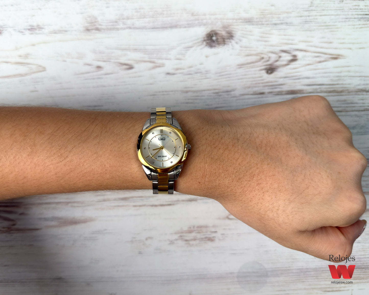 Reloj Q&Q Mujer Plateado y Dorado Q19C501Y