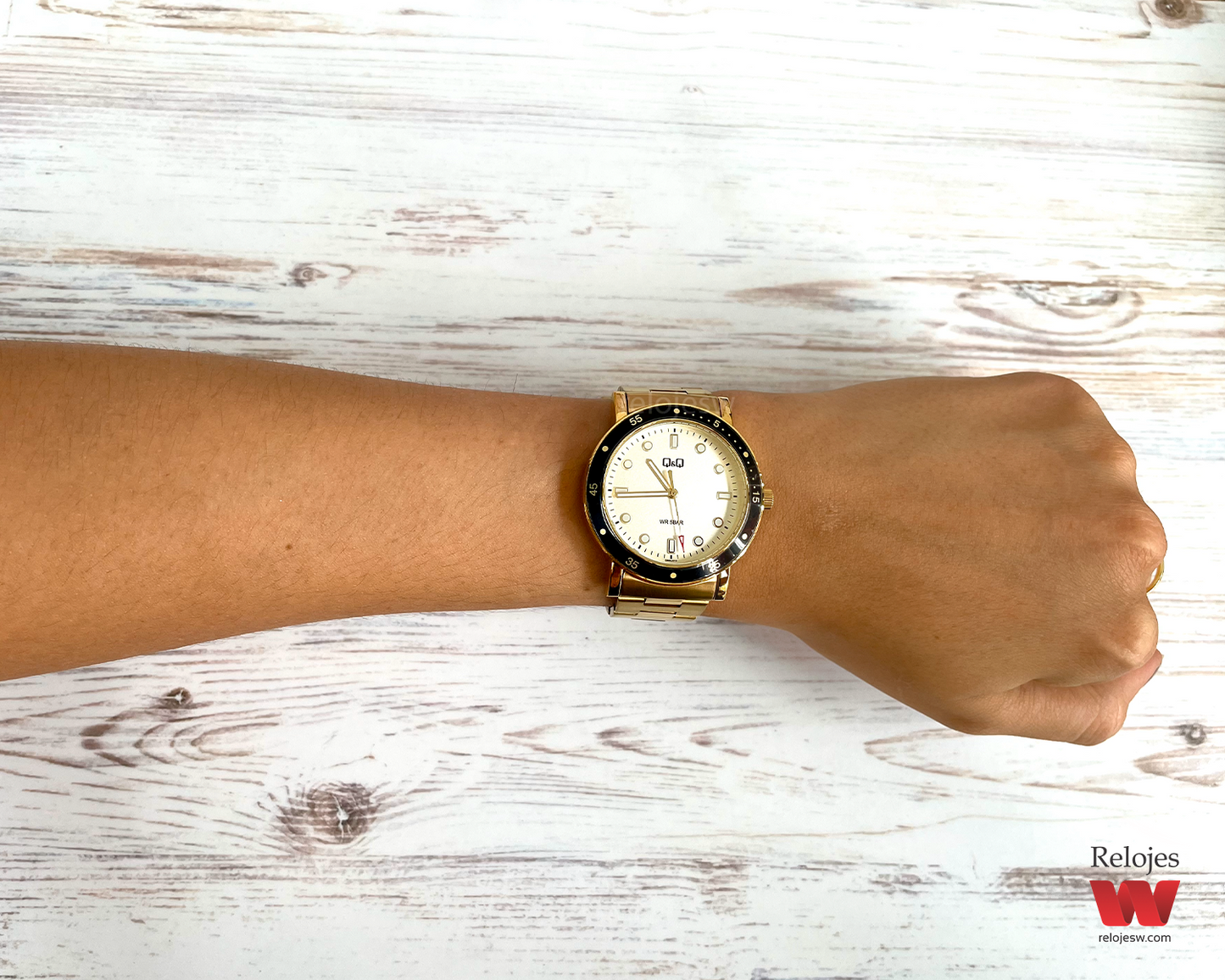 Reloj Q&Q Mujer Dorado Negro QB85J010Y