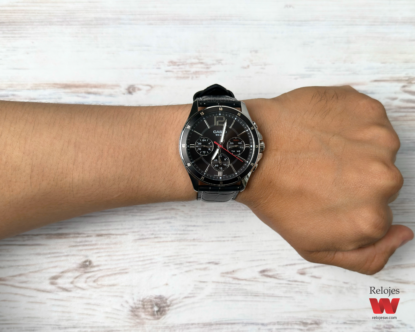 Reloj Casio Hombre Negro Plateado MTP-1374L-1AV