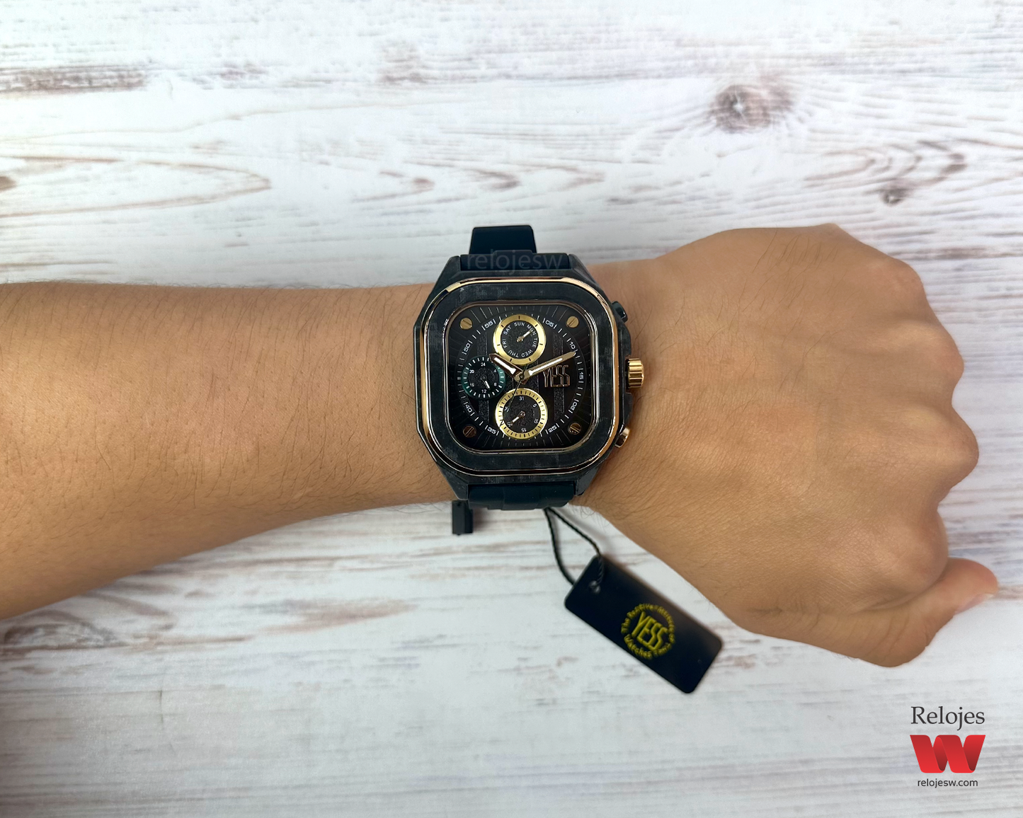 Reloj Yess Hombre Negro Dorado Y23063-3
