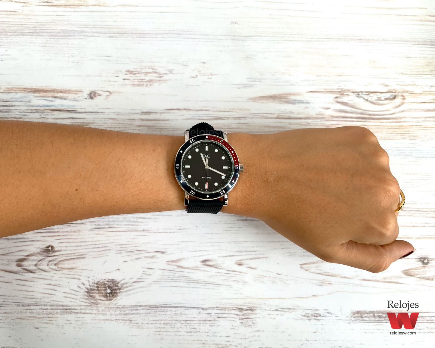 Reloj Q&Q Mujer Negro Plateado QB85J302Y