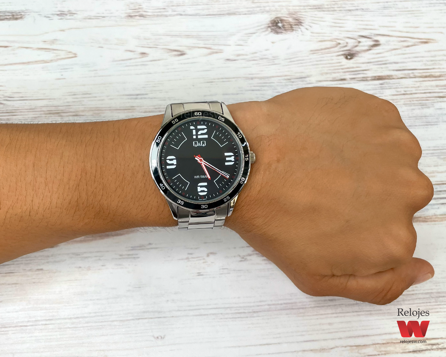 Reloj Q&Q Hombre Plateado Q09A006Y