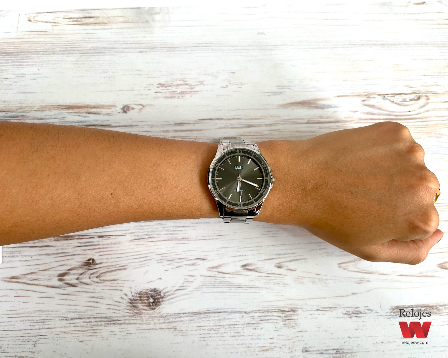 Reloj Q&Q Mujer Plateado QB47J202Y