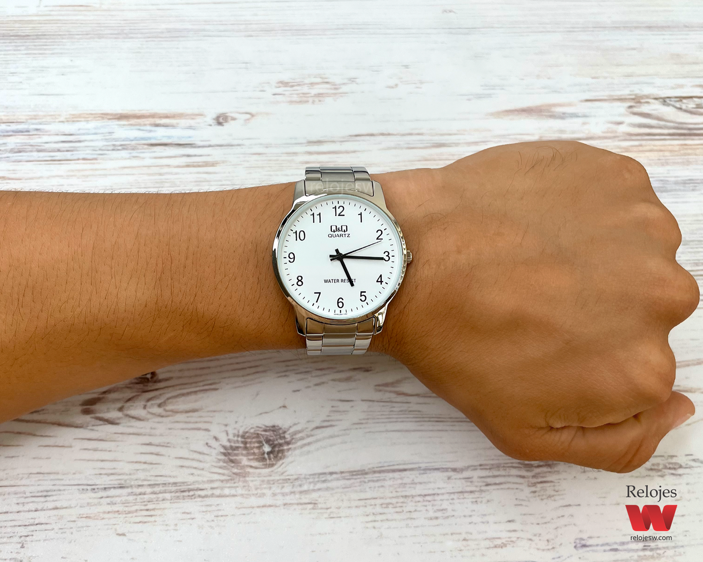 Reloj Q&Q Hombre Plateado QA46J204Y