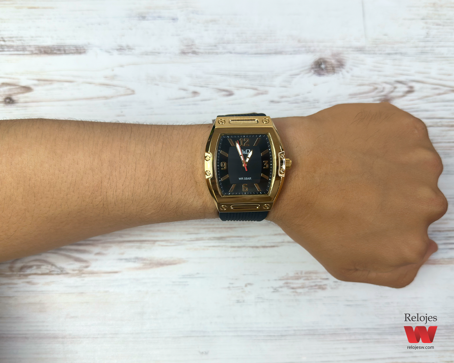 Reloj Q&Q Hombre Negro Dorado Q67B501Y