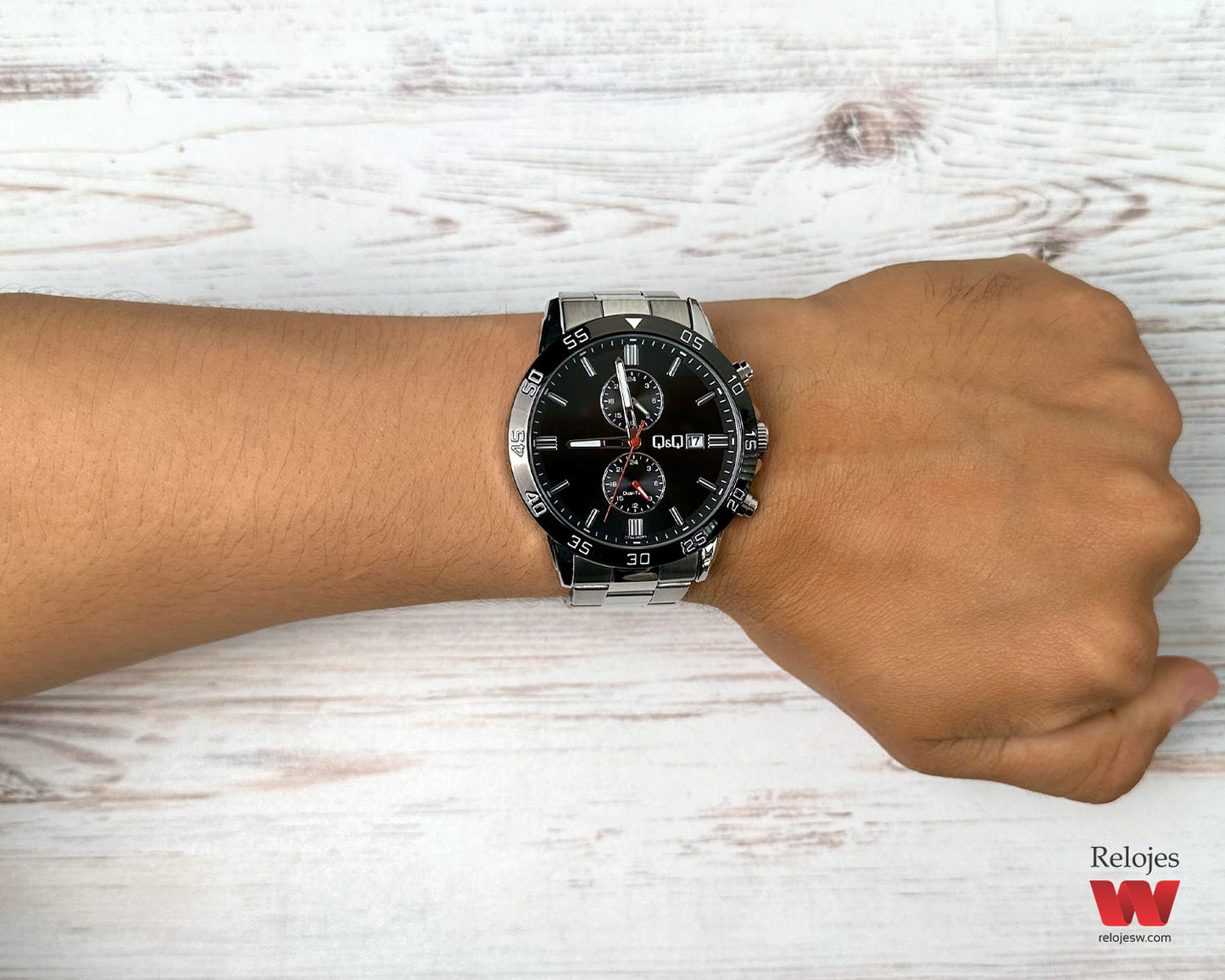 Reloj Q&Q Hombre Plateado Negro C73A002Y
