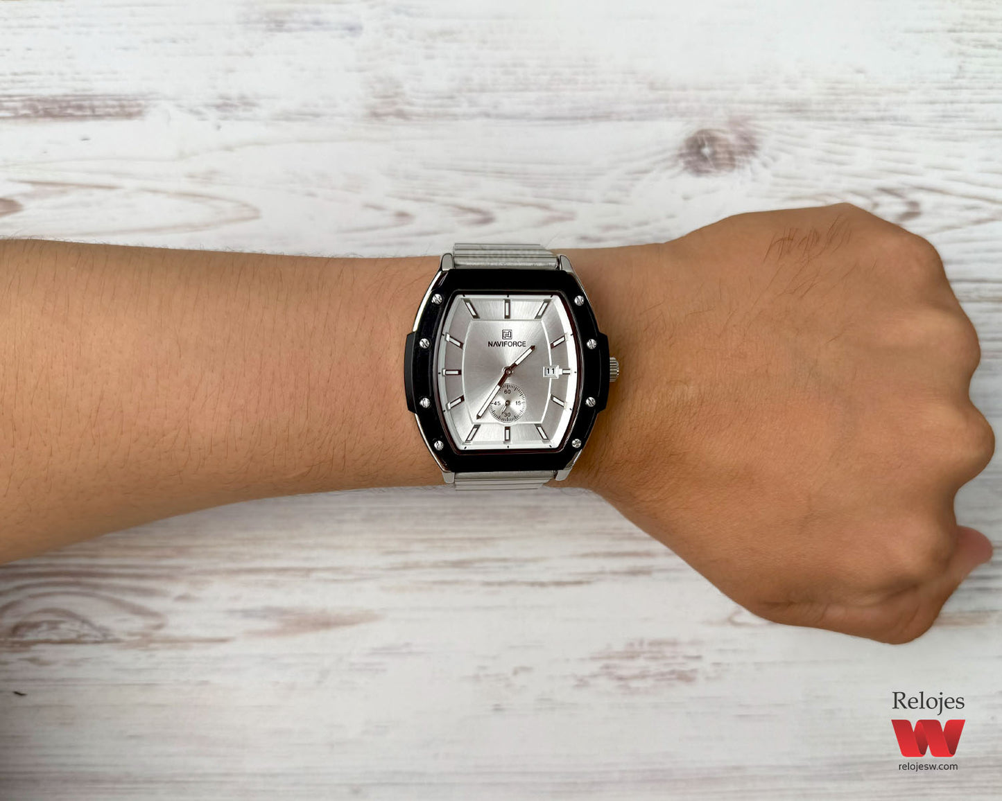 Reloj Naviforce Hombre Plateado NF8068-PLNE