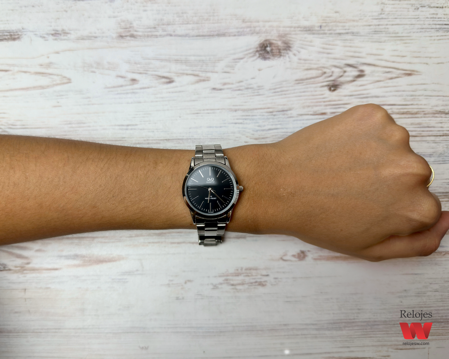 Reloj Q&Q Mujer Plateado Negro C213J202Y