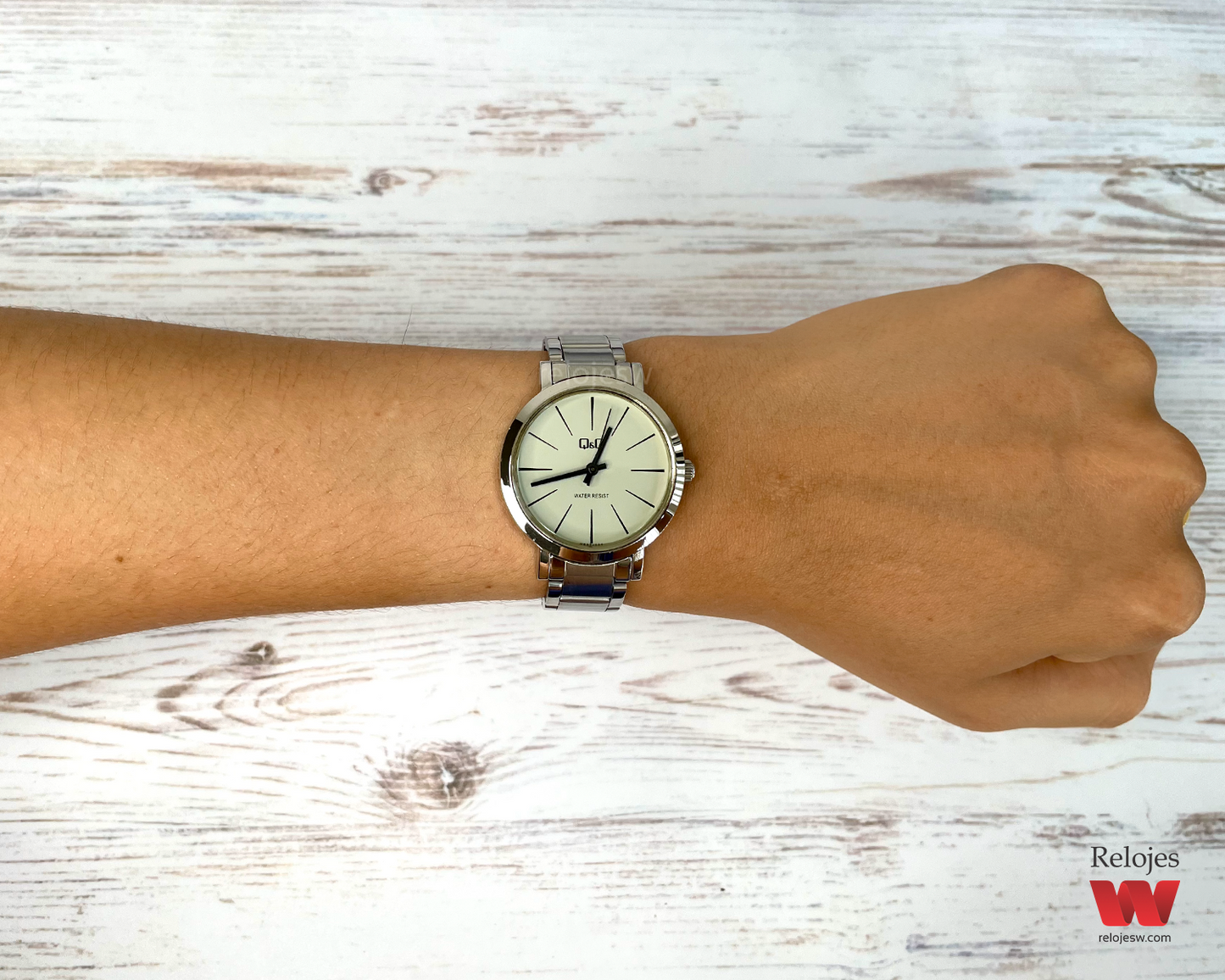 Reloj Q&Q Mujer Plateado Q893J202Y