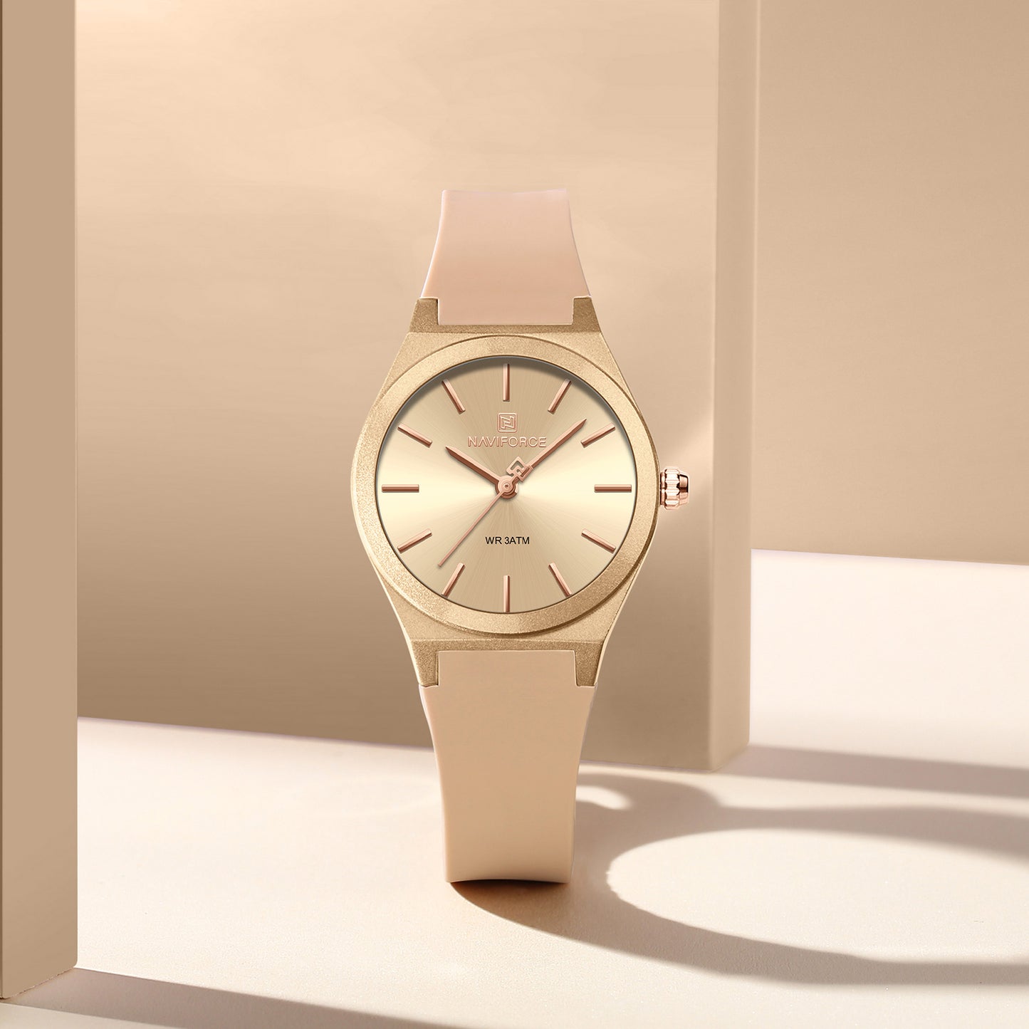 Reloj Naviforce Mujer Dorado NF5056-DO