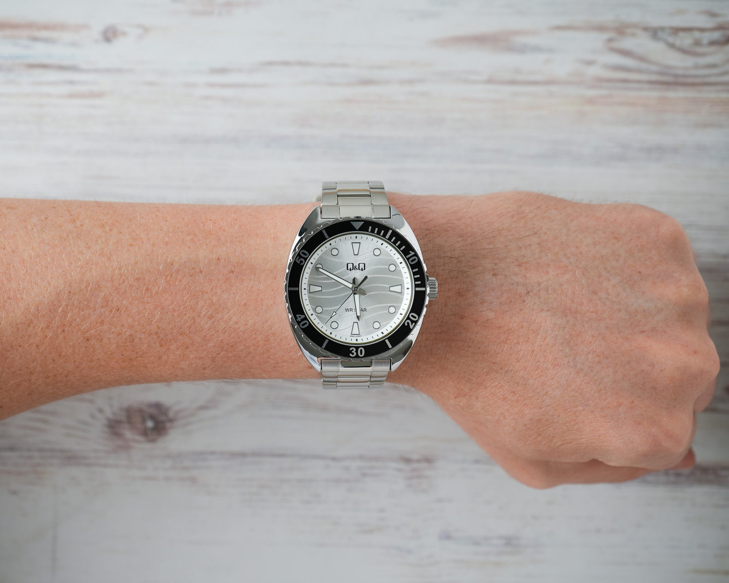 Reloj Q&Q Hombre Original Plateado Q08C002Y