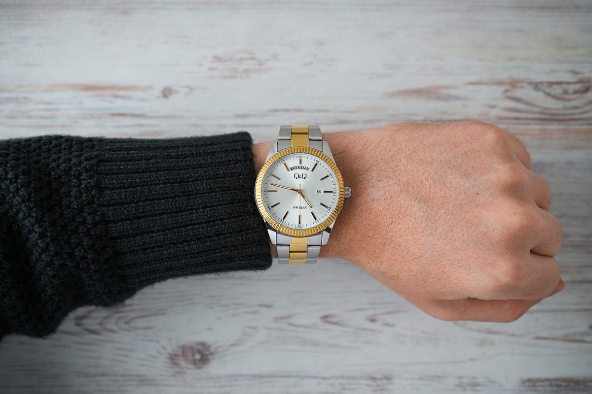 Reloj Q&Q Hombre Original Plateado y Dorado A14A002Y