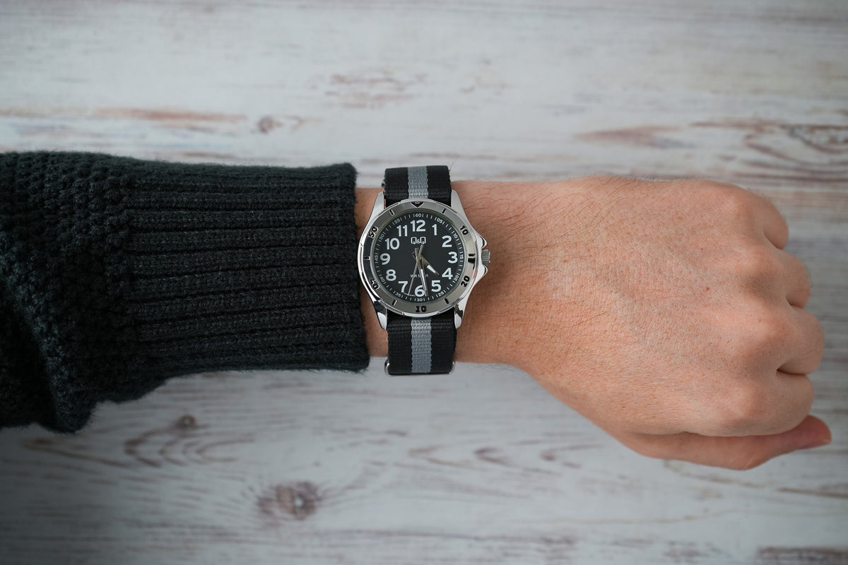Reloj Q&Q Hombre Original Negro Q44B002Y