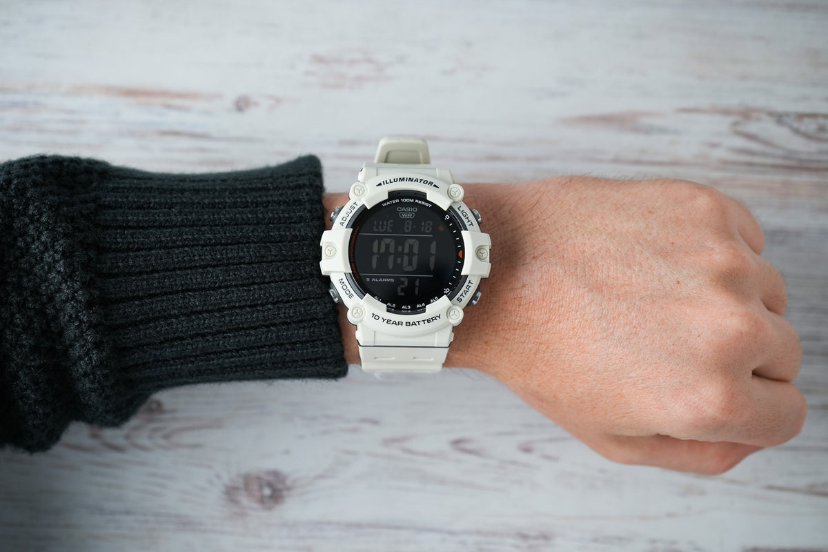 Reloj Casio Hombre Original Gris AE-1500WH-8B2V