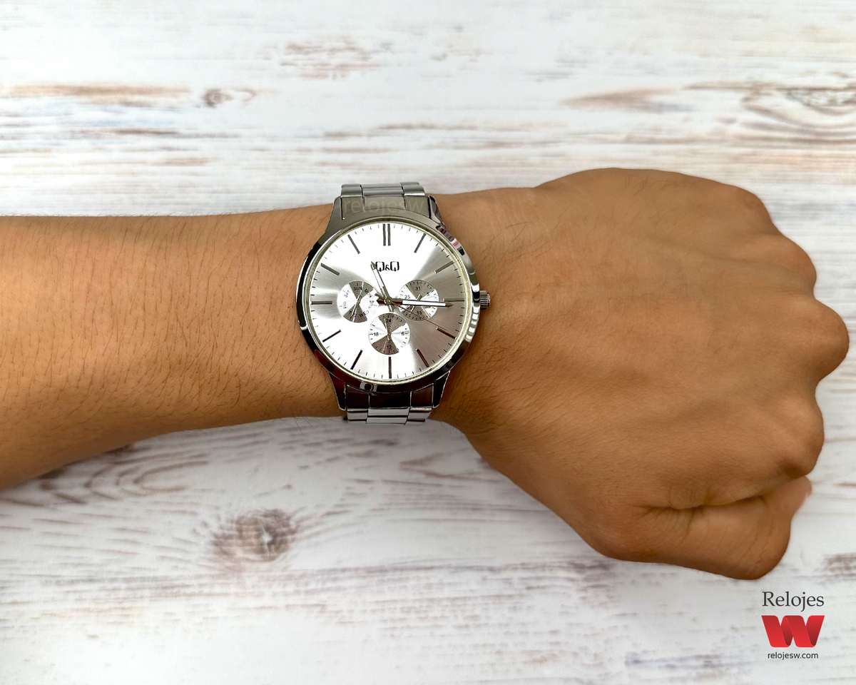 Reloj Q&Q Hombre Plateado A01A001Y