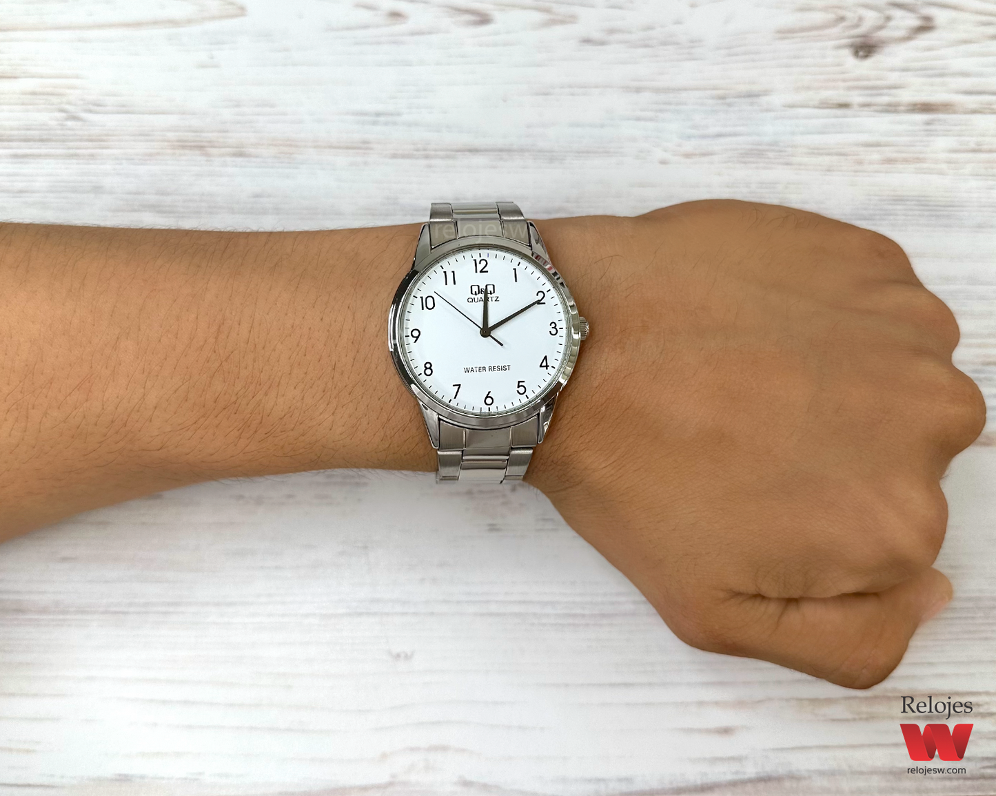 Reloj Q&Q Hombre Plateado QA44J204Y