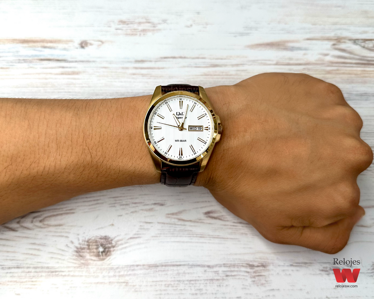 Reloj Q&Q Superior Hombre Vinotinto Dorado S284J101Y