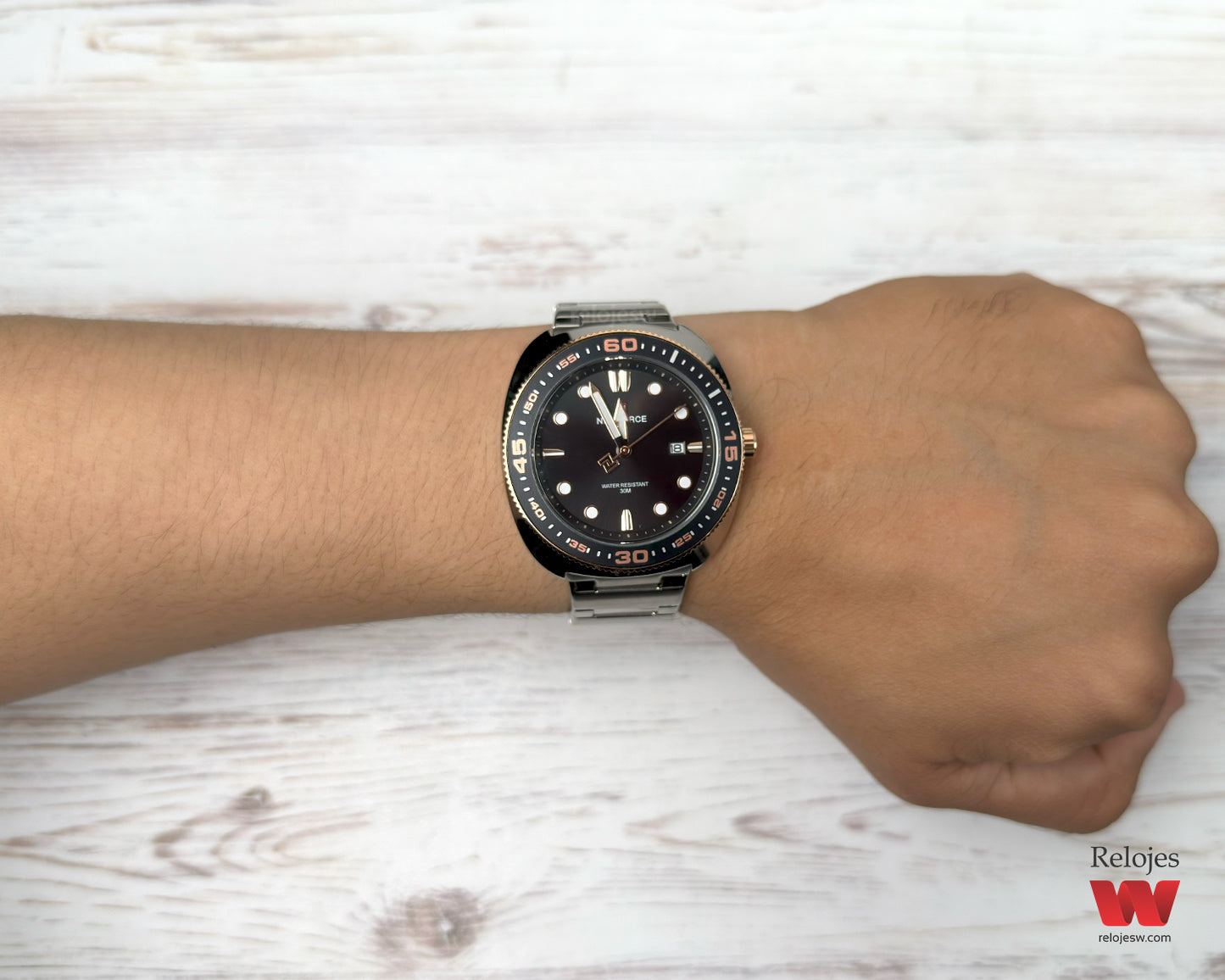 Reloj Naviforce Hombre Plateado NF9250-PLNEOR