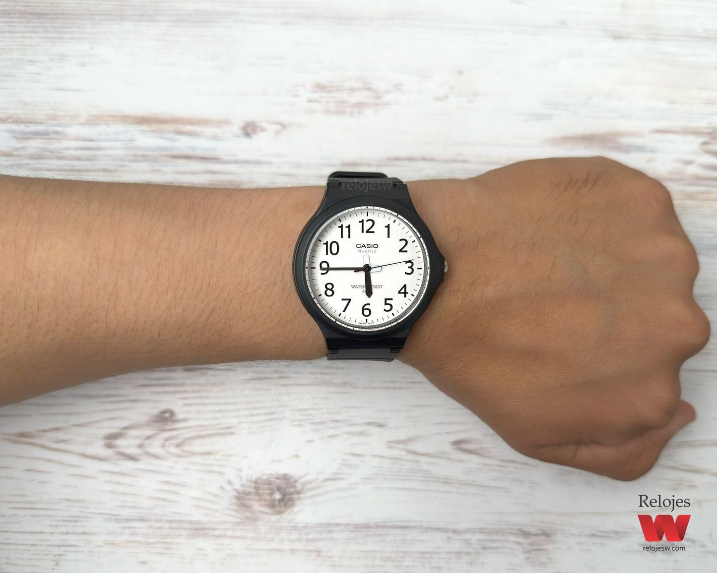 Reloj Casio Hombre Negro MW-240-7BV