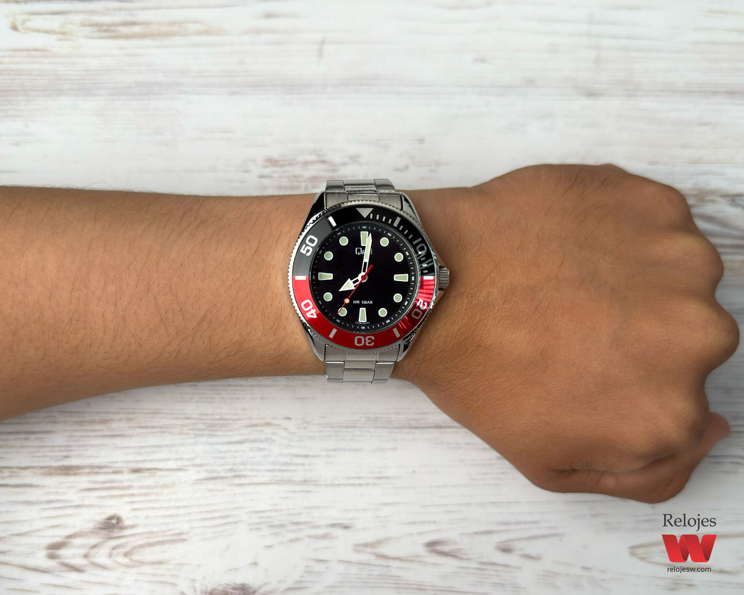 Reloj Q&Q Hombre Plateado C72A004Y