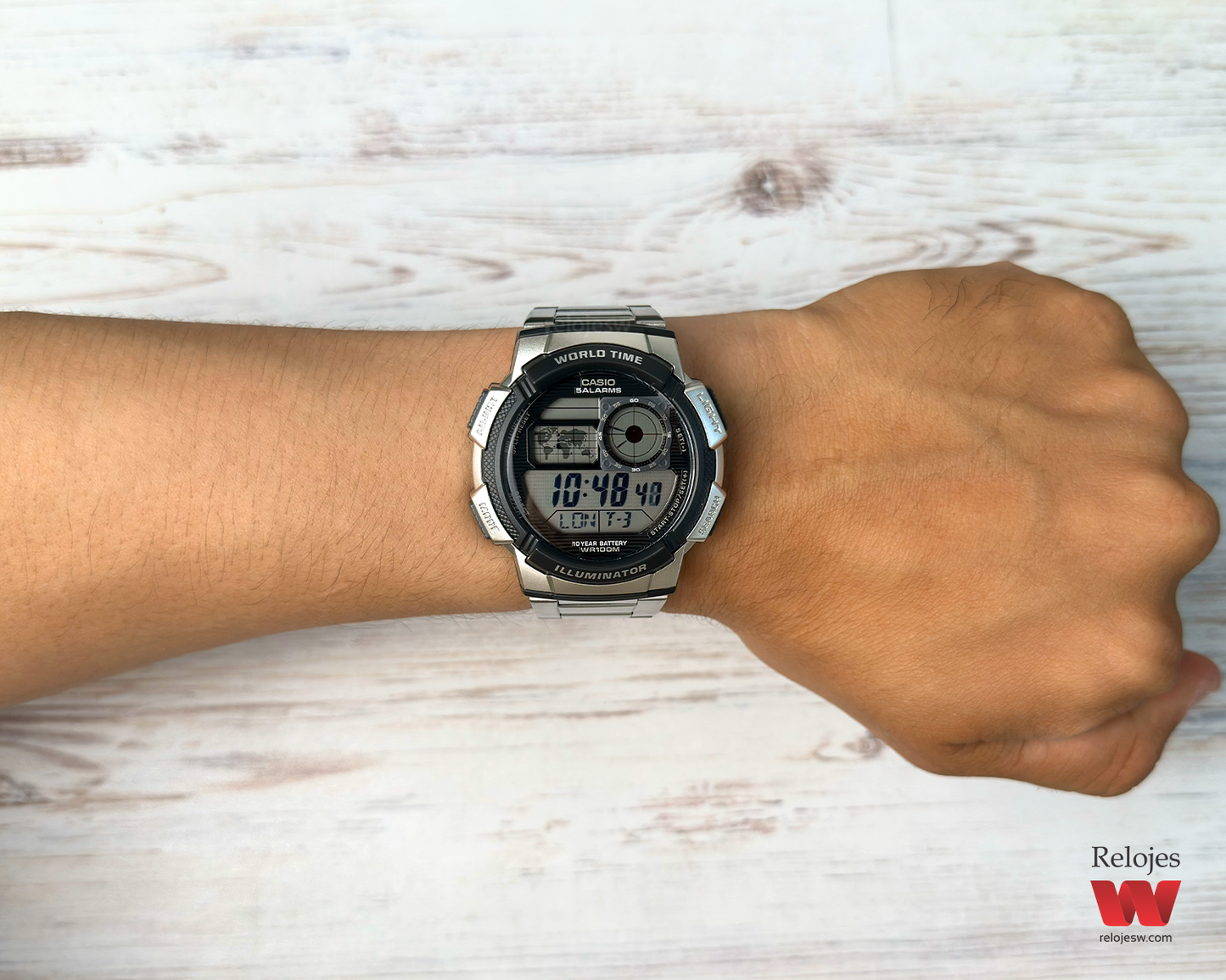 Reloj Casio Hombre Plateado AE-1000WD-1AV