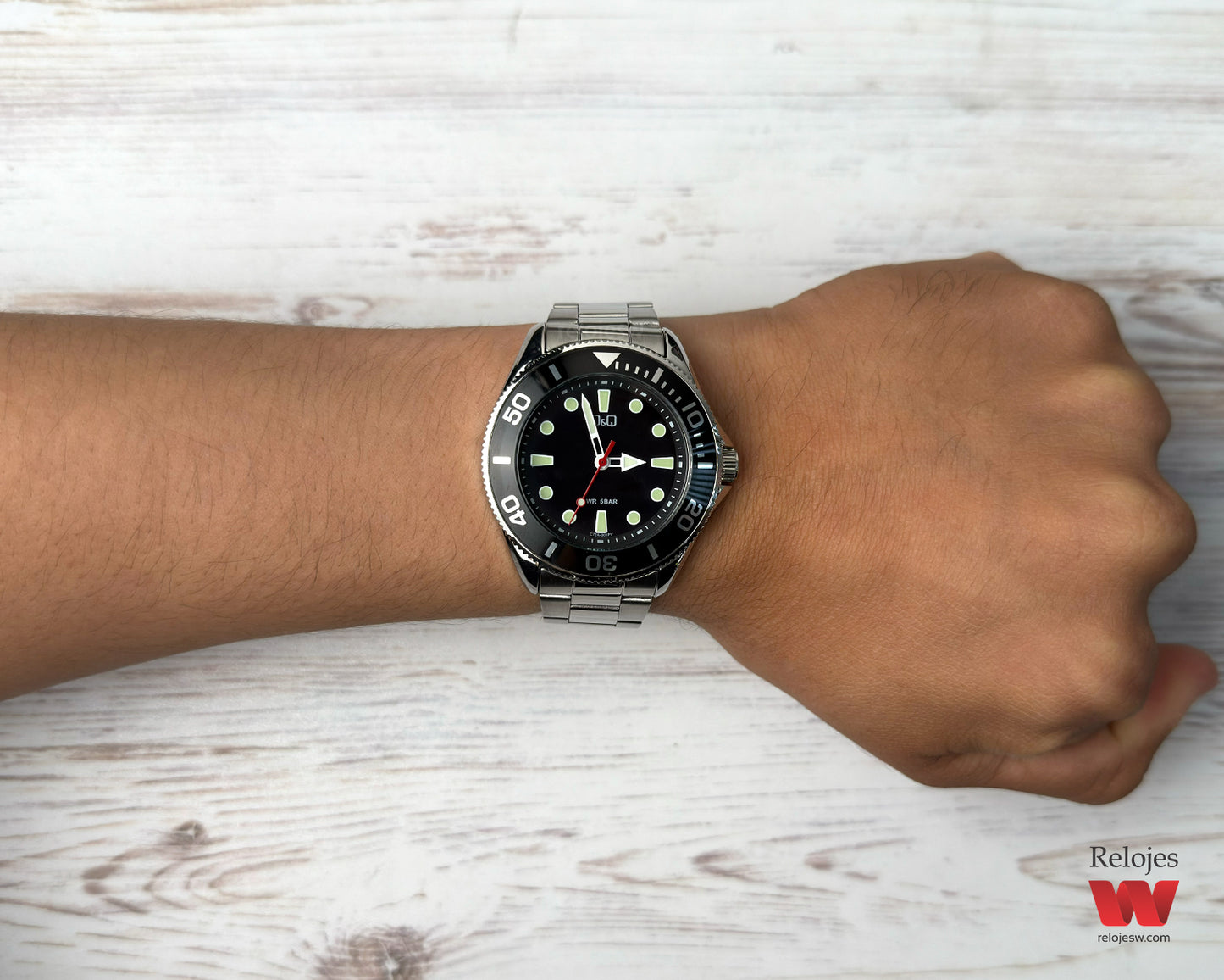 Reloj Q&Q Hombre Plateado C72A001Y