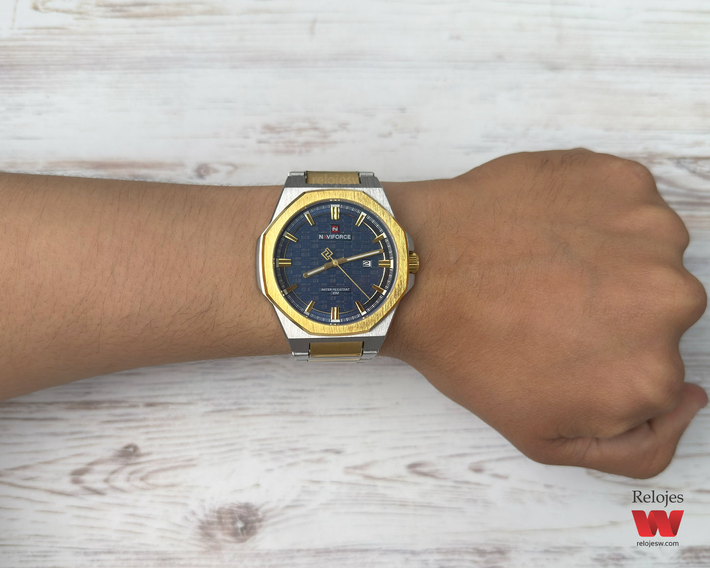 Reloj Naviforce Hombre Plateado y Dorado NF9245-BIAZ