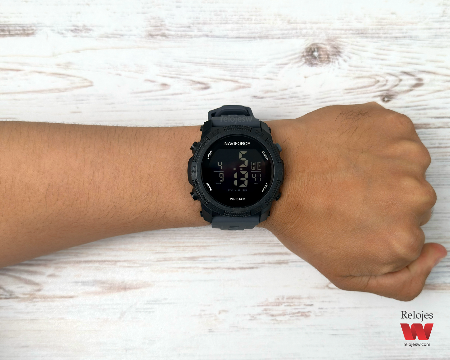 Reloj Naviforce Hombre Gris Negro NF7104-GRNE