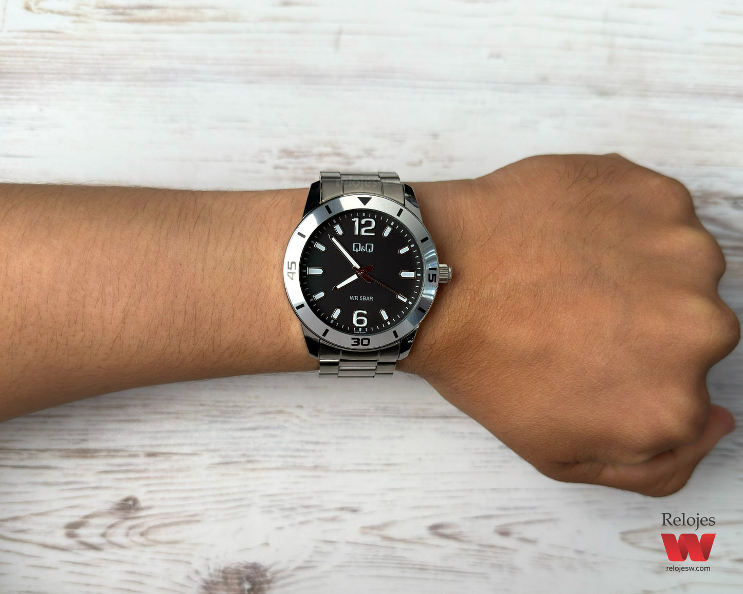 Reloj Q&Q Hombre Plateado Q85B002Y