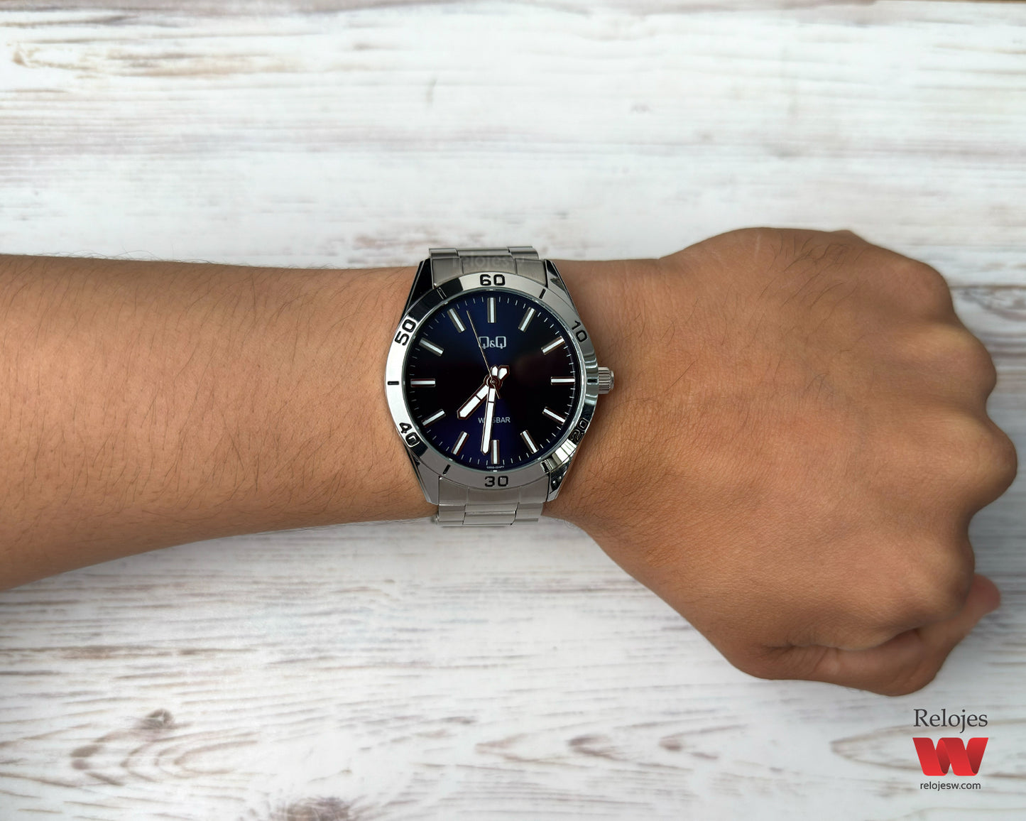Reloj Q&Q Hombre Plateado Q86B004Y