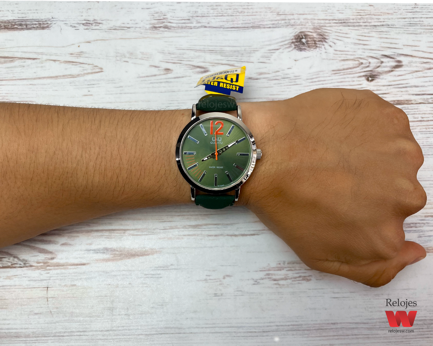 Reloj Q&Q Hombre Verde Plateado GU72J802Y