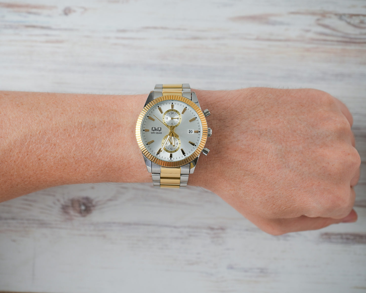 Reloj Q&Q Hombre Original Plateado y Dorado A39A006Y