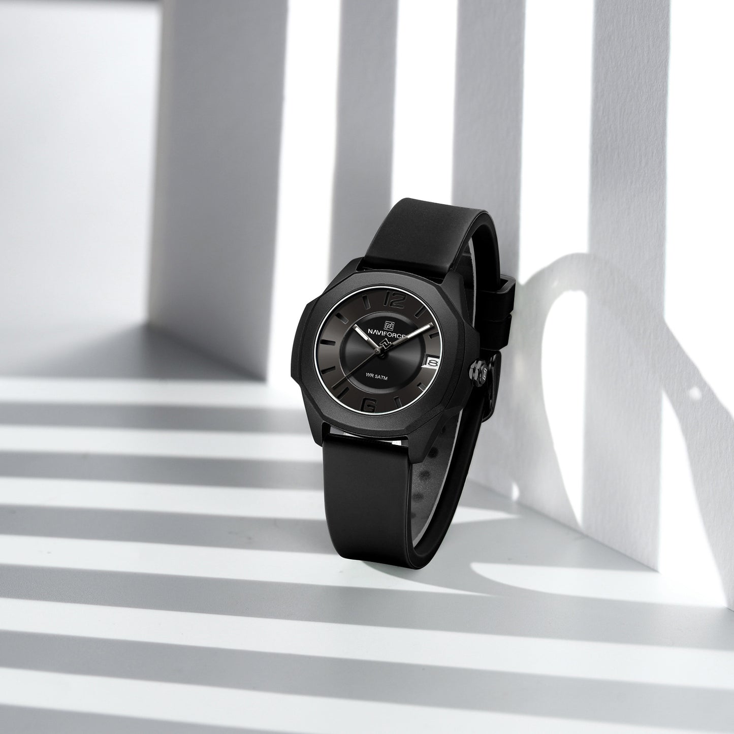 Reloj Naviforce Mujer Negro NF7107-NENE