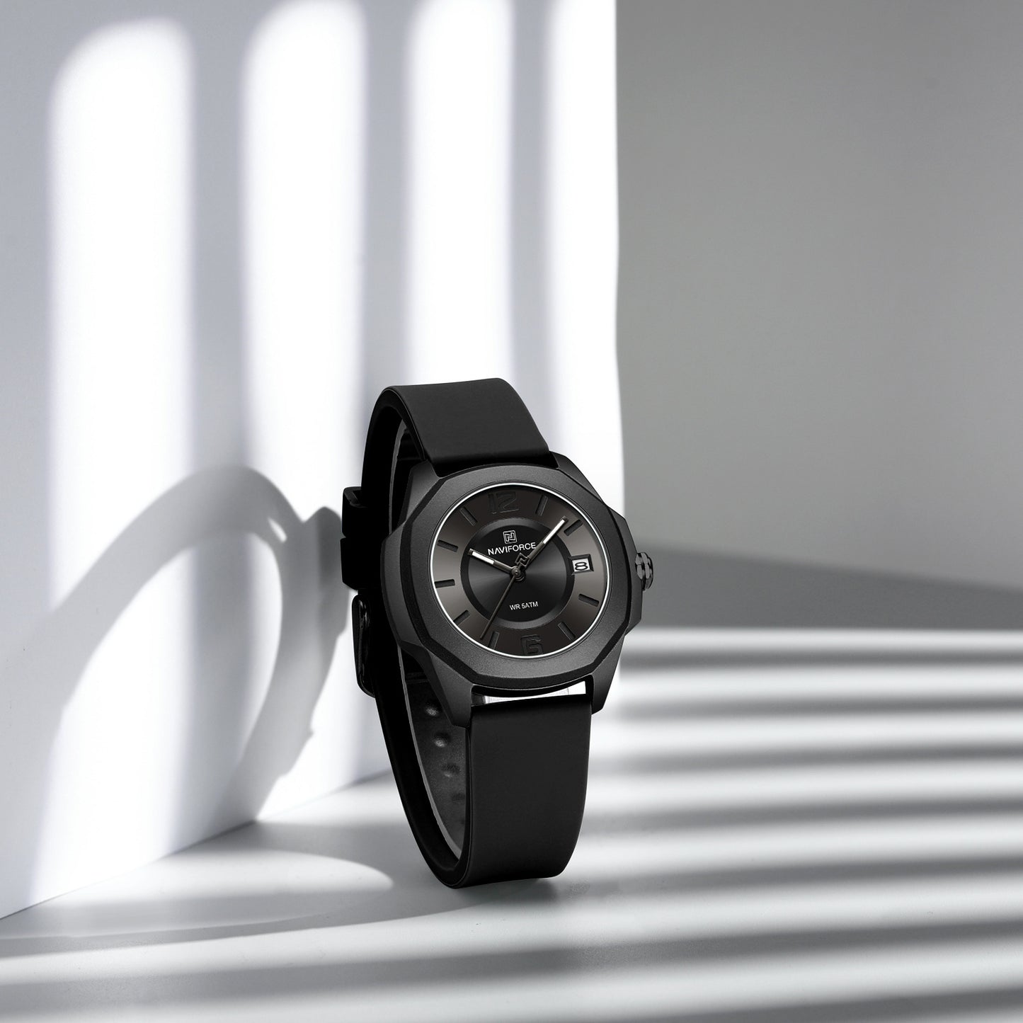 Reloj Naviforce Mujer Negro NF7107-NENE