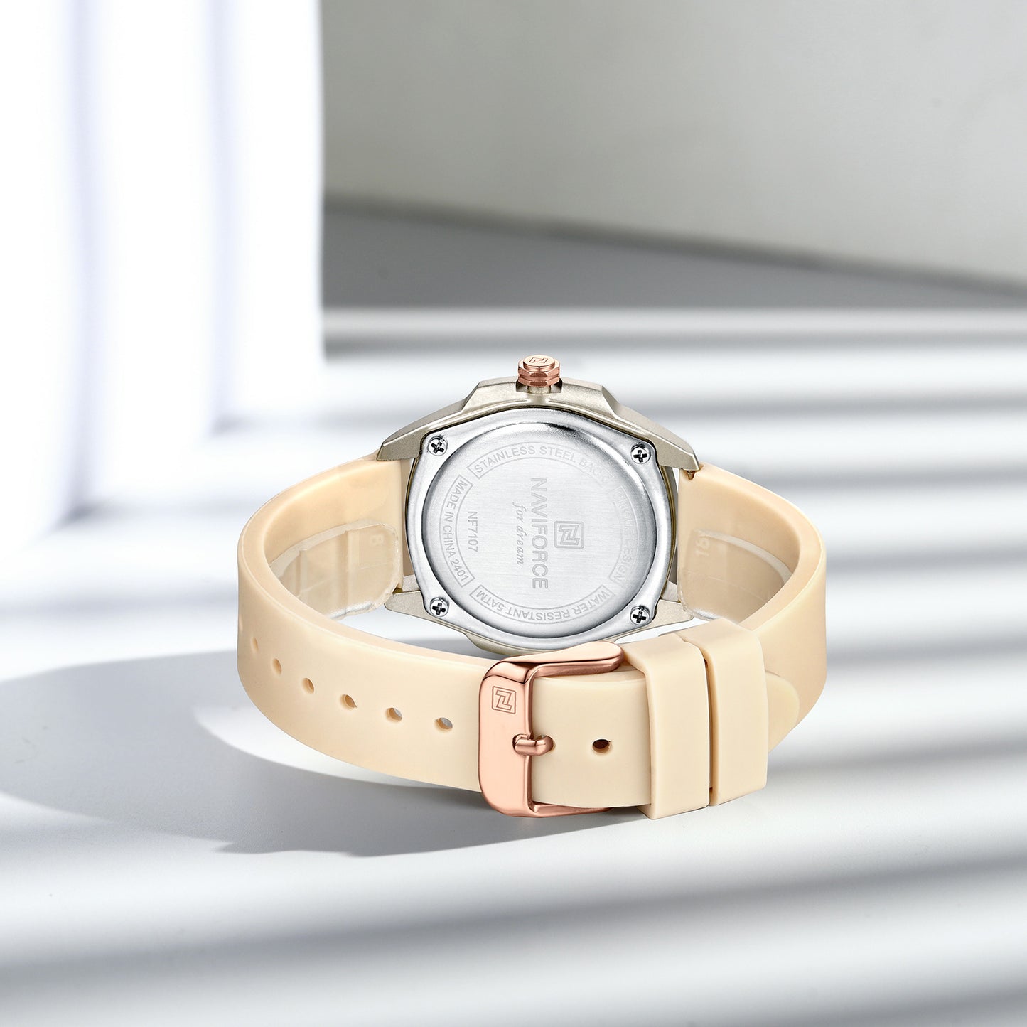 Reloj Naviforce Mujer Amarillo Dorado NF7107-AMBR