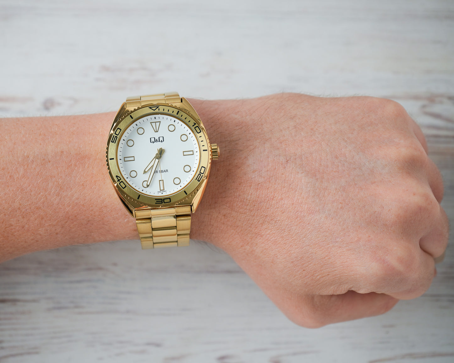 Reloj Q&Q Hombre Original Dorado Q09C004Y