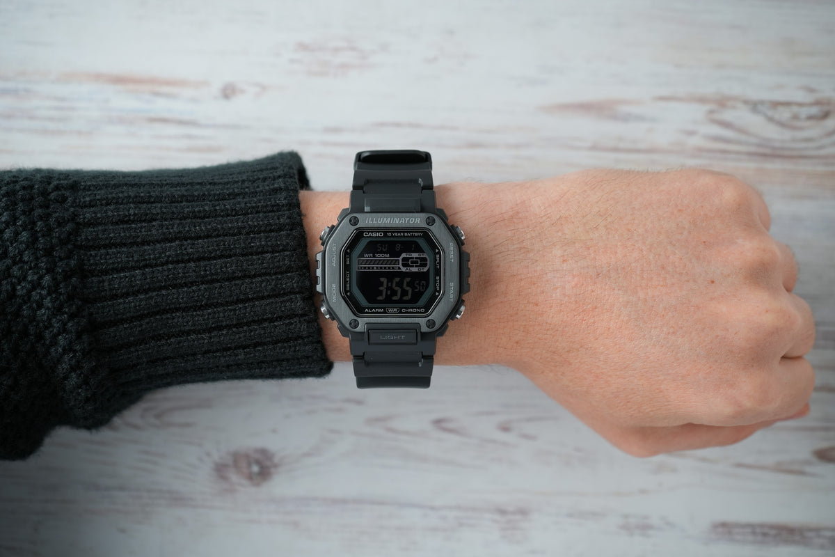 Reloj Casio Hombre Original Negro MWD-110HB-1BV