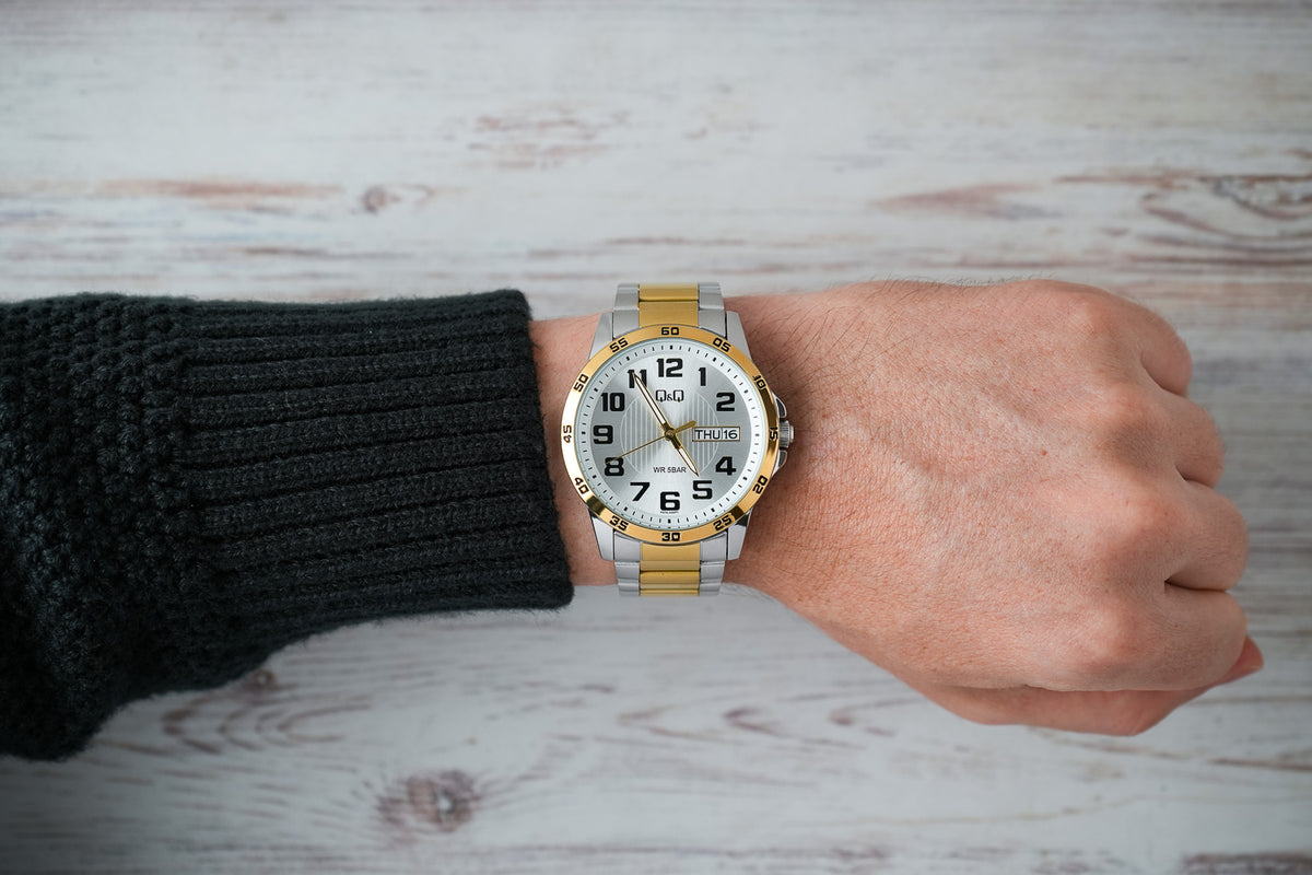 Reloj Q&Q Hombre Original Plateado y Dorado A37A005Y