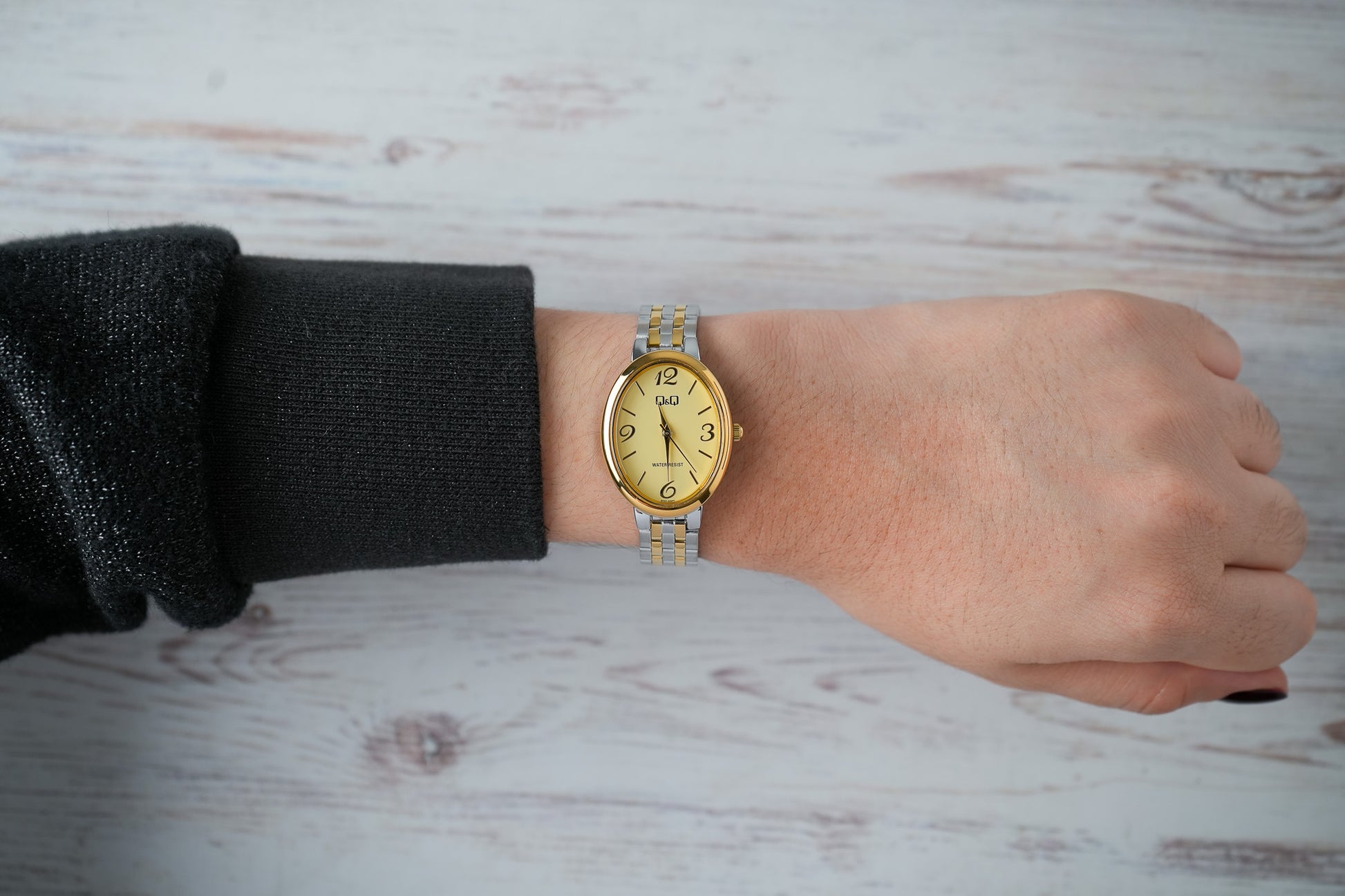 Reloj Q&Q Original Mujer Plateado y Dorado Q10C003Y