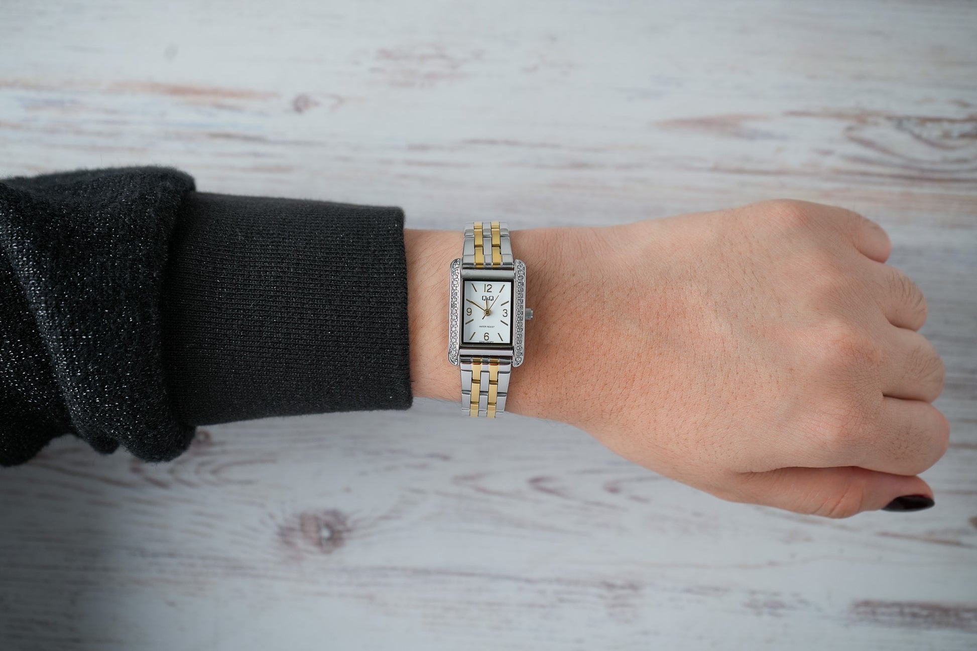 Reloj Q&Q Original Mujer Plateado y Dorado Q24C003Y