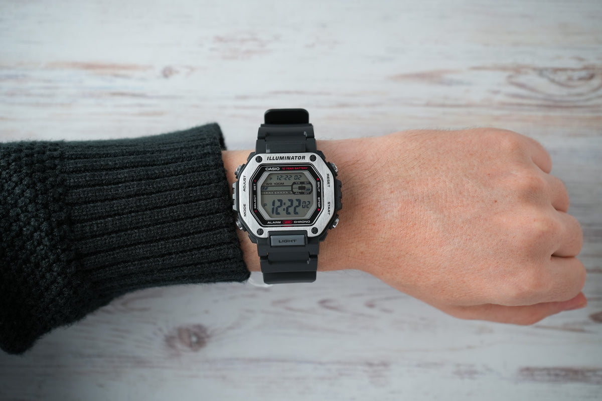 Reloj Casio Hombre Original Negro MWD-110H-1AV