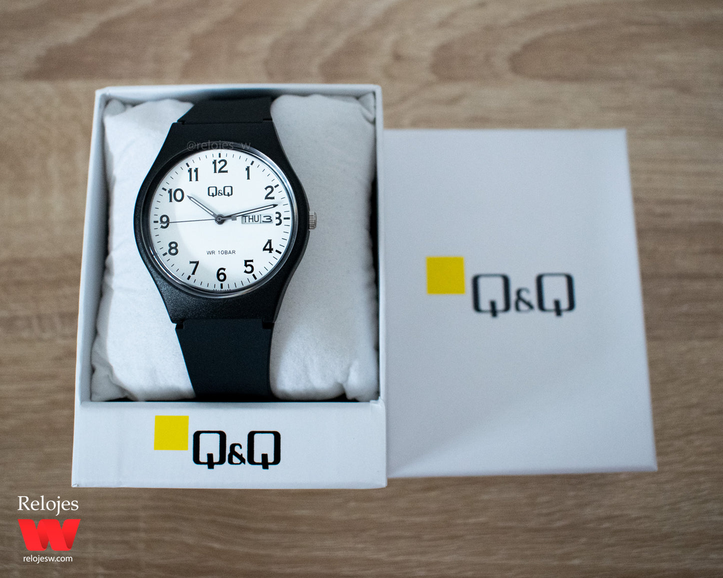 Reloj Q&Q Mujer Negro Blanco A212J003Y
